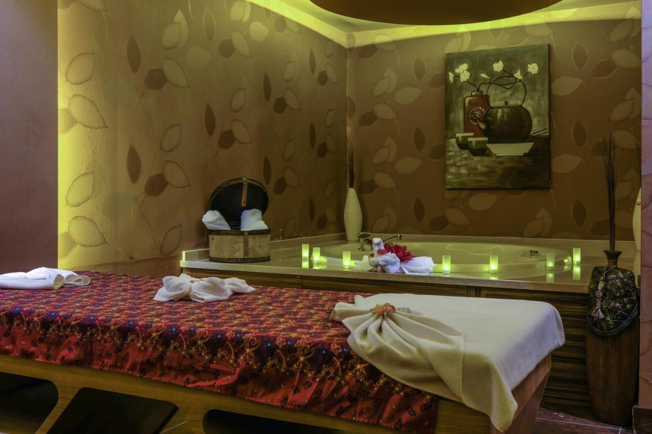 & Hotel
