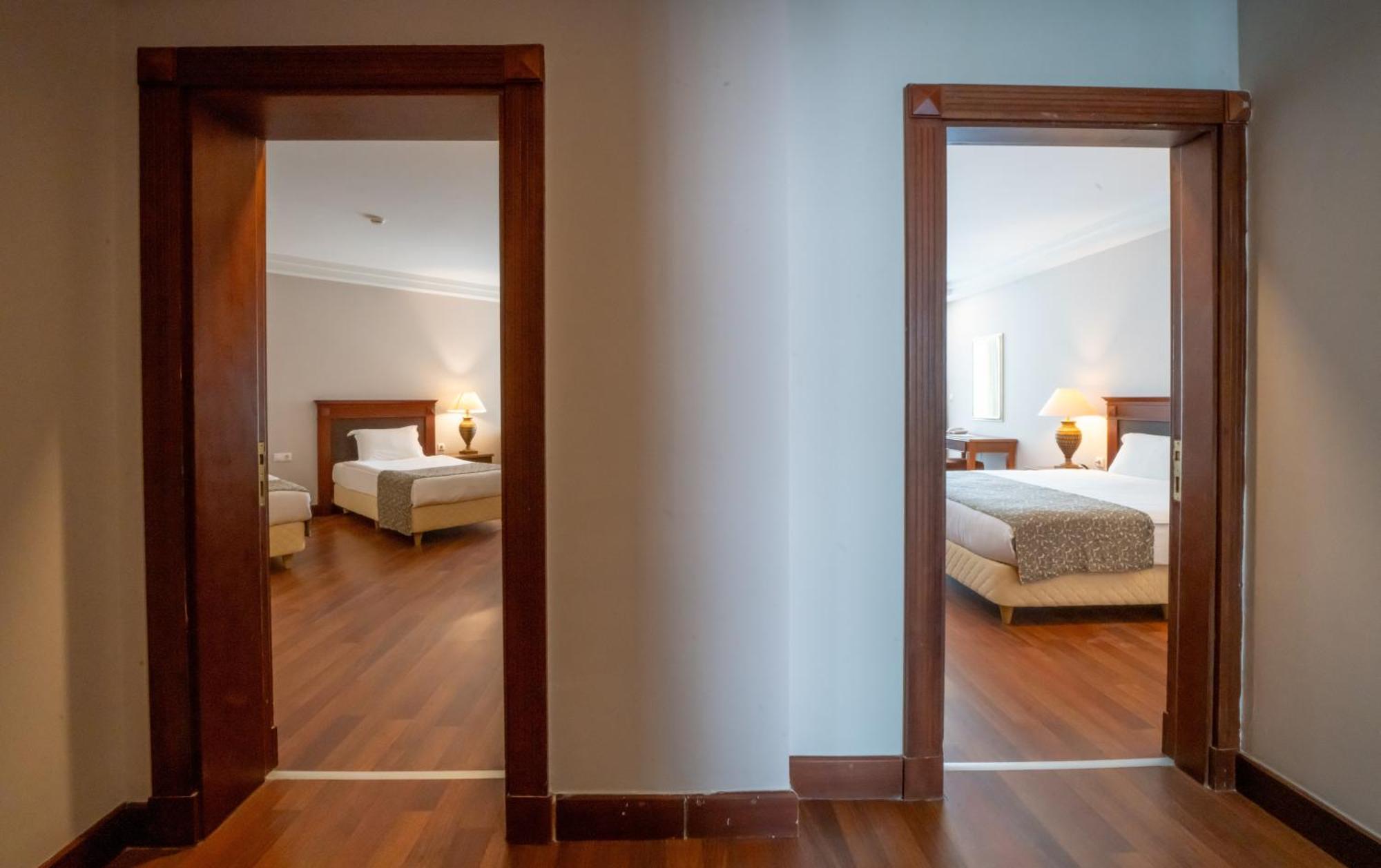 Hotel &